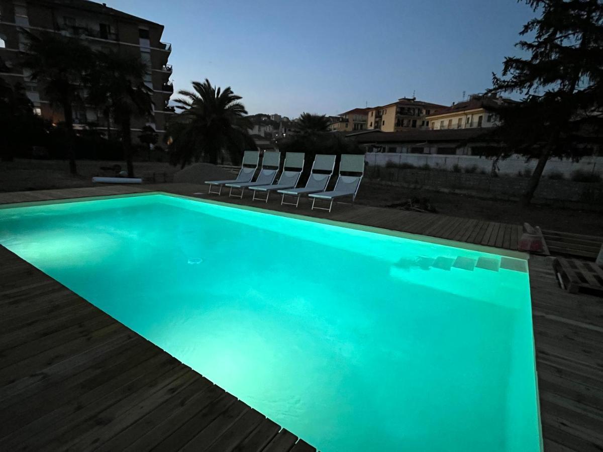Il Gattino Di Porto - Apt 6 - Monolocale Terrazzo Piscina Imperia Buitenkant foto