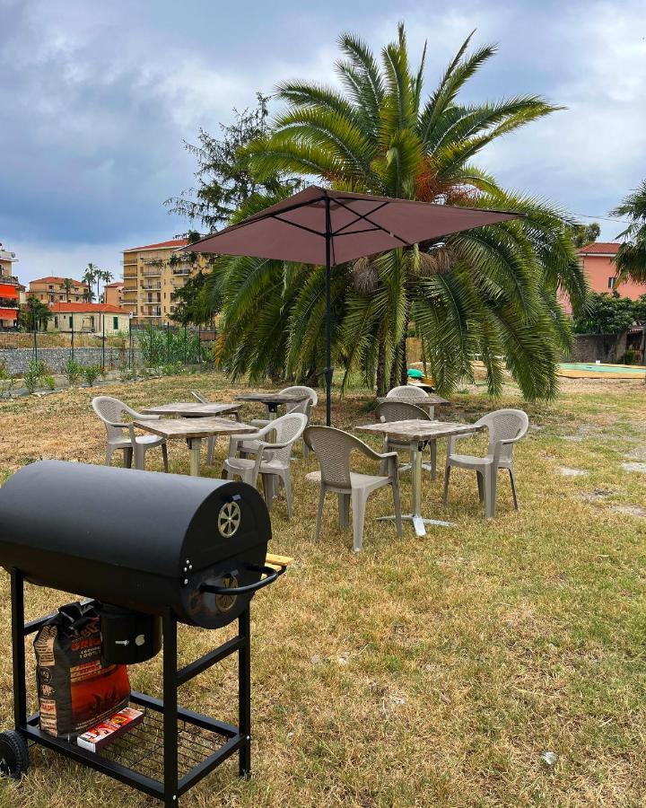 Il Gattino Di Porto - Apt 6 - Monolocale Terrazzo Piscina Imperia Buitenkant foto
