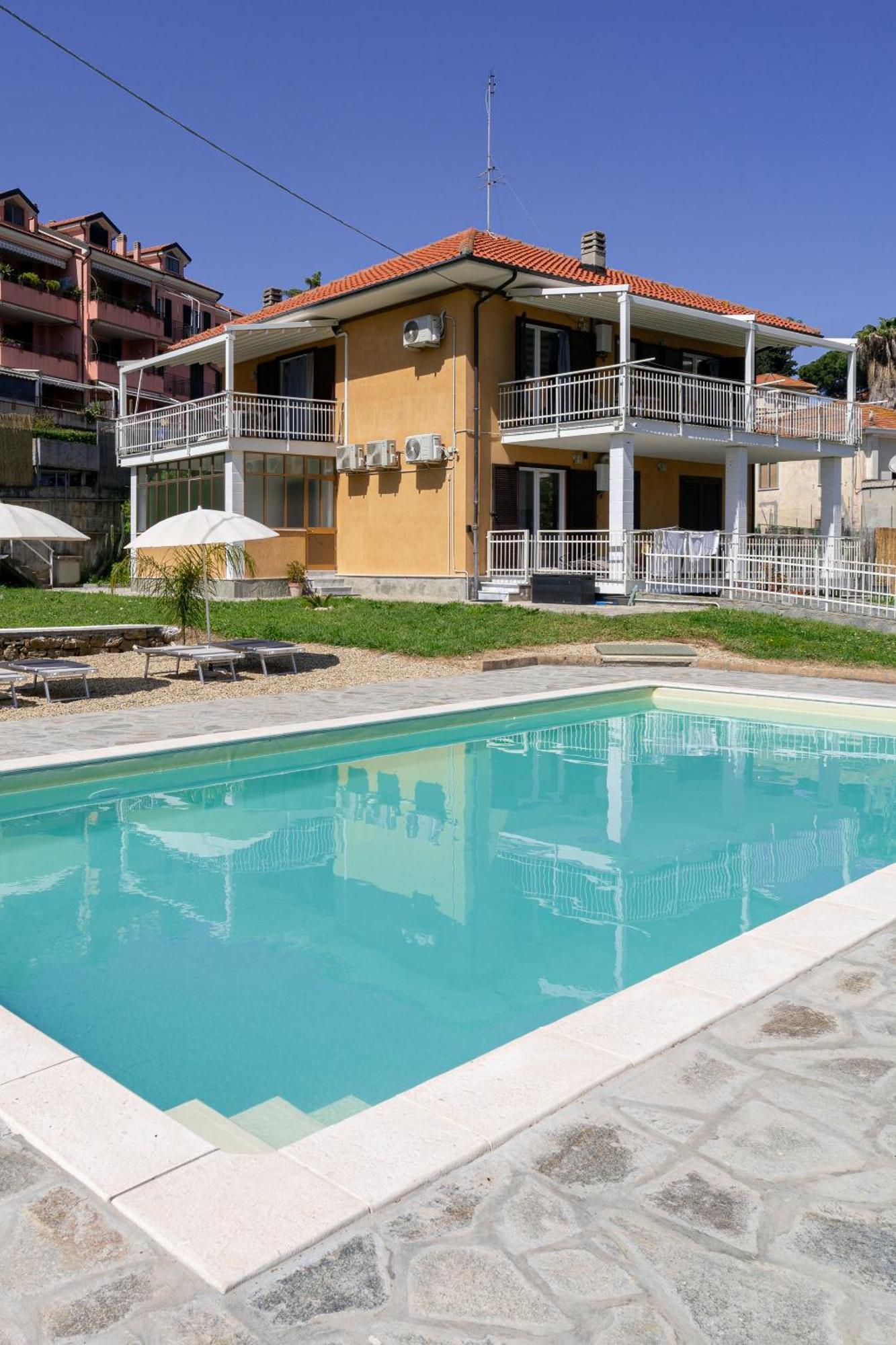 Il Gattino Di Porto - Apt 6 - Monolocale Terrazzo Piscina Imperia Buitenkant foto