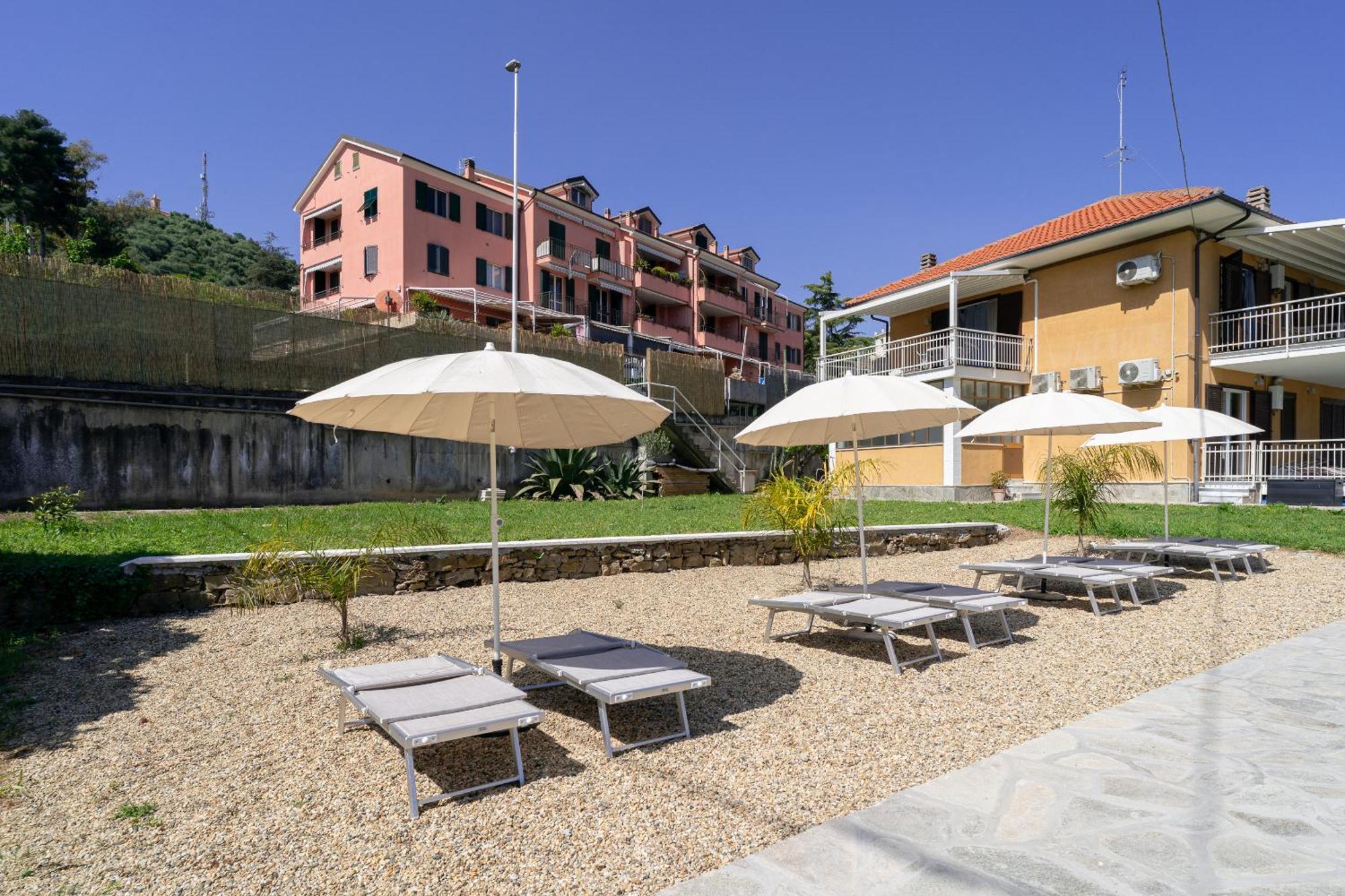Il Gattino Di Porto - Apt 6 - Monolocale Terrazzo Piscina Imperia Buitenkant foto